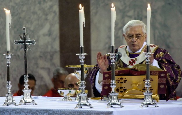 Benedykt XVI odprawił mszę za Jana Pawła II